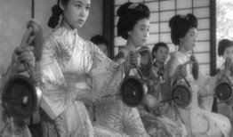 日本 醉酒女,日本街头一幕引发社会关注