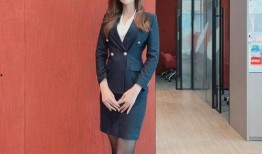 丝袜银行女职工换衣服,换衣间的时尚与职业魅力