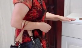 偷来的丝袜被老婆发现,偷穿引发的夫妻危机