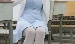 插丝袜美艳老师妈妈,揭秘校园里的神秘魅力