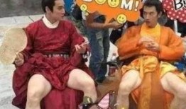 明星为拍戏压腿,压腿苦练，只为塑造完美角色