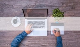 亚洲抱妹妹av,温馨家庭温馨瞬间